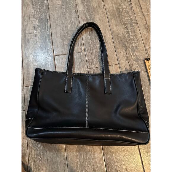 Coach Handbags - Vintage Coach Classic Hamptons Brown
Leather Business Travel Shoulder Bag 7790